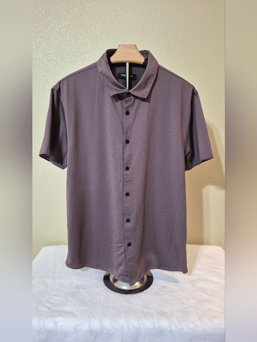 Casual Short-Sleeve Button-Up Shirt in Mauve